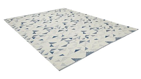 <a href="https://amzn.to/2uiFxM6" target="_blank" target="_blank"><strong>Rivet Geometric Triangle Wool Rug, $209.30</strong></a>