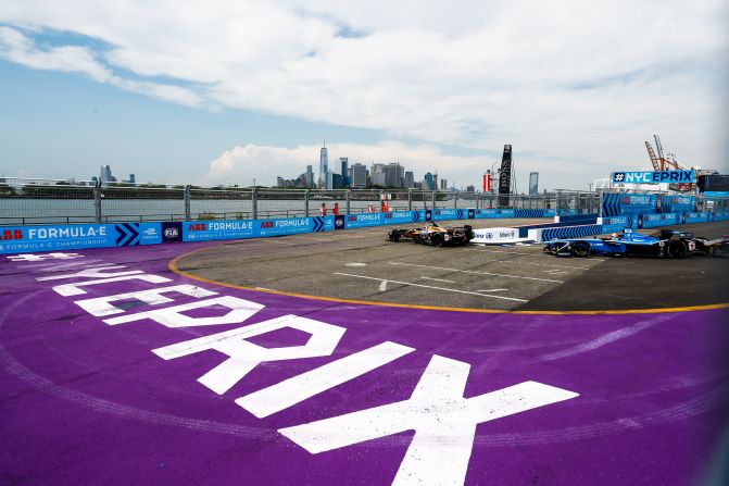 Racing against the iconic Manhattan skyline, Formula E returned to Red Hook, New York for its season finale. 