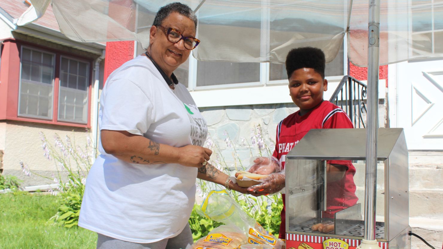 Jaequan Faulkner is the proud owner of his own hot dog stand, with the city's help.