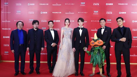"Asura" stars Zhang Yishang and Leo Wu Lei arrive at the red carpet of Shanghai's International Film Festival