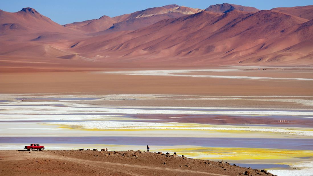 <strong>Arresting expanses: </strong>The mountains and other environmental factors prevent would-be precipitation from reaching the Atacama, creating a so-called rain shadow. 