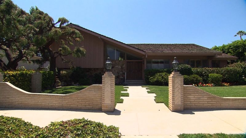 Look Inside The Brady Bunch House CNN Business   180720090129 Brady Bunch House For Sale 