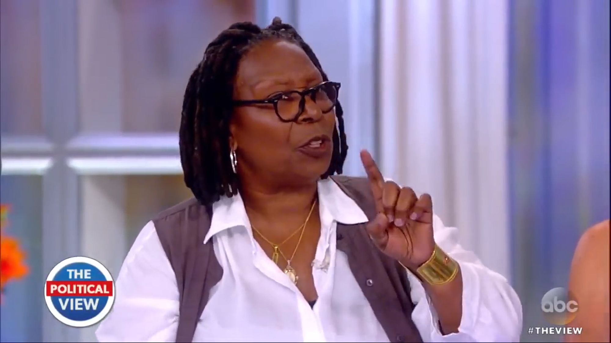 Whoopi Goldberg kicks guest off 'The View' (2018)