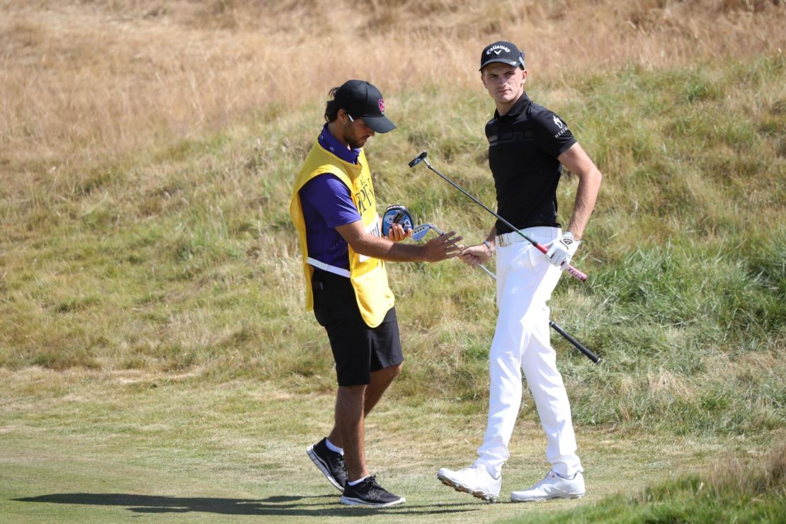 Turner swaps clubs during the Open