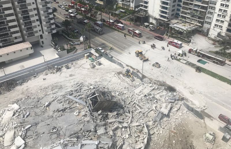 Police Investigating Miami Beach Building Collapse | CNN