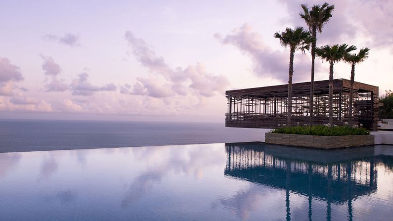 <strong>Alila Villas Uluwatu:</strong> Watch the sun slip away for another day at the inspiring sunset cabana.