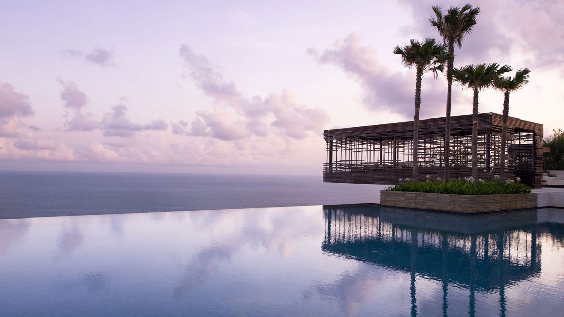 <strong>Alila Villas Uluwatu:</strong> Watch the sun slip away for another day at the inspiring sunset cabana.