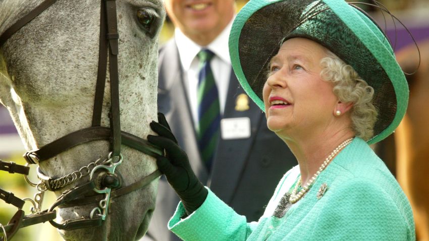 WINDSOR, ENGLAND - MAY 15:  Queen Elizabeth II attends the third day of the Royal Windsor Horse Show at Home Park on May 15, 2004 in Windsor, England. (Photo by Carl De Souza/Getty Images)


