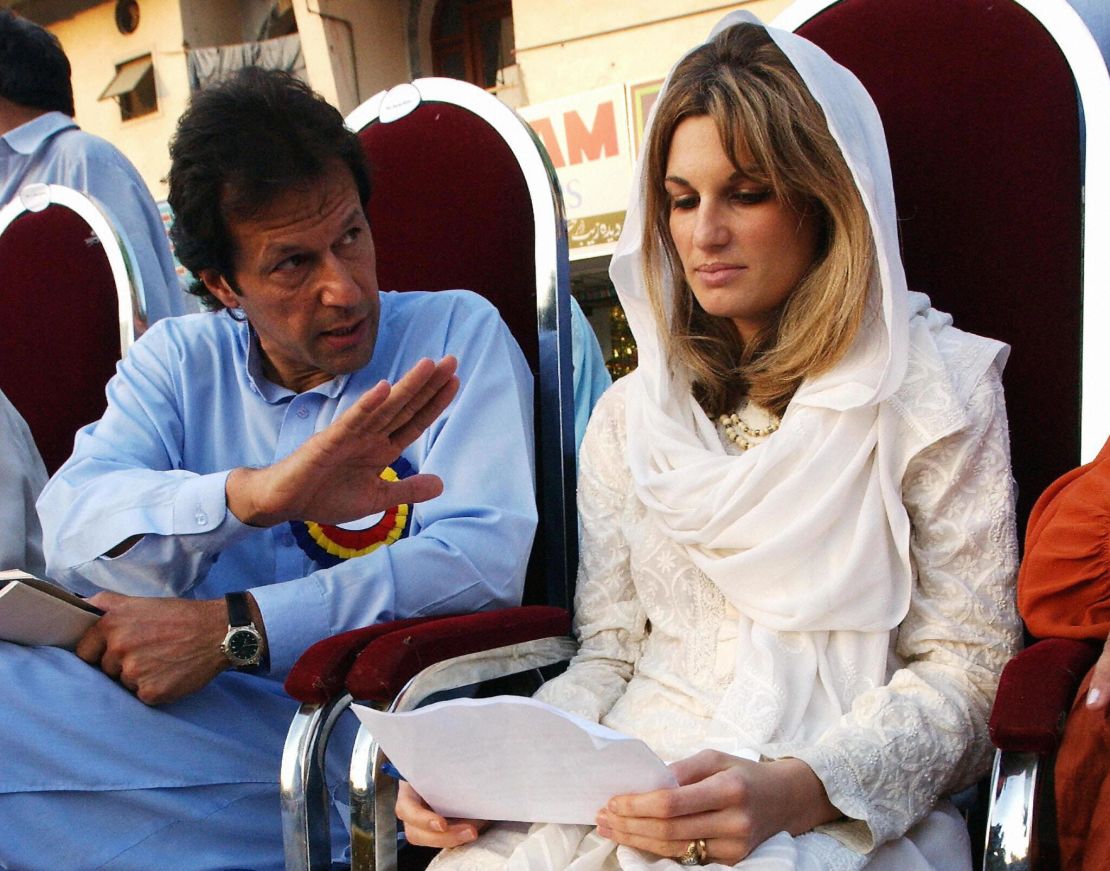 Imran Khan with his then wife, Jemima, on September 16, 2002, during an election rally in Islamabad.