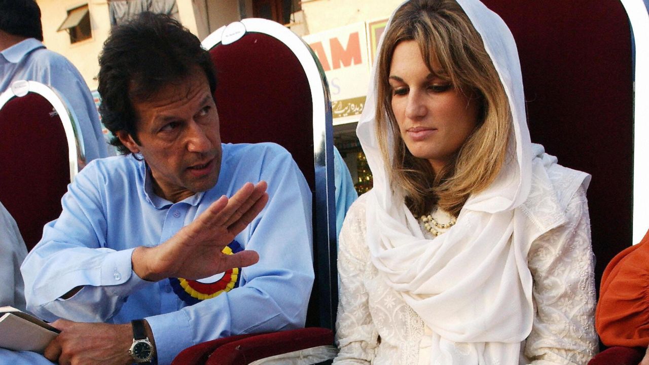 Imran Khan with his then wife, Jemima, on September 16, 2002, during an election rally in Islamabad.