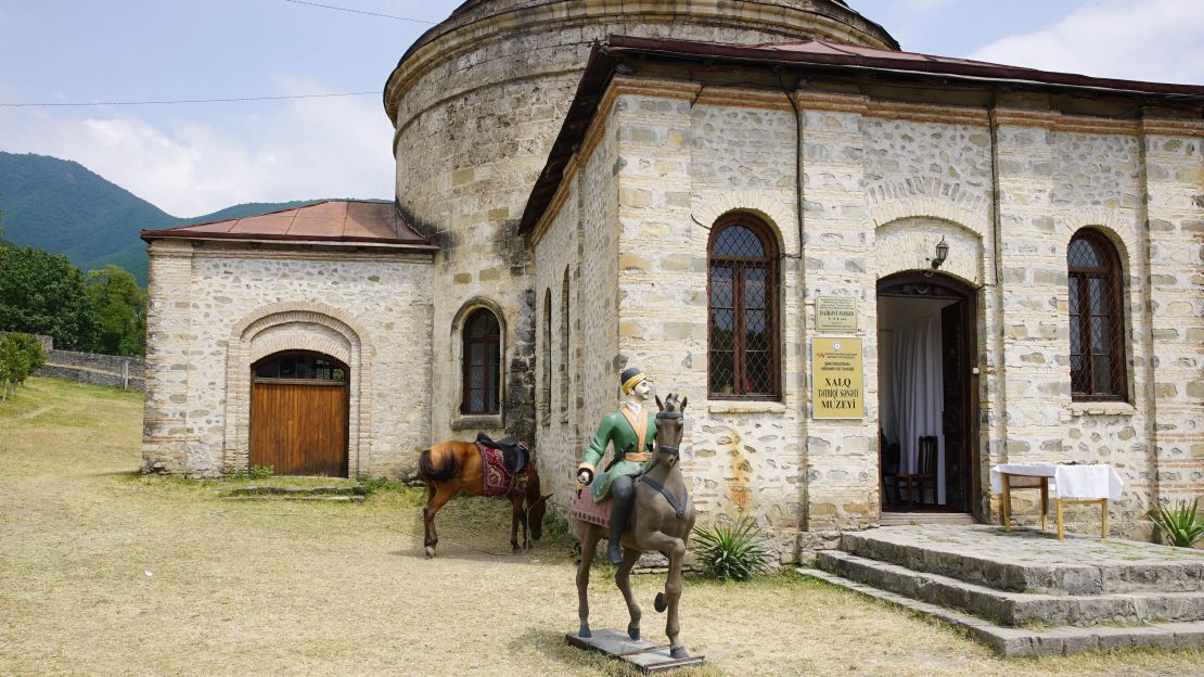 The Museum of Folk and Applied Arts has a small collection of historical artefacts. 