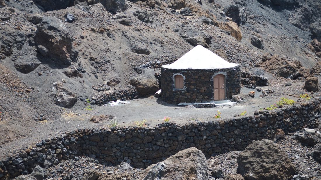 <strong>Cape Verdean architecture: </strong>Funco huts, which are made with volcanic stone, are traditional Cape Verdean houses, originating from Africa.