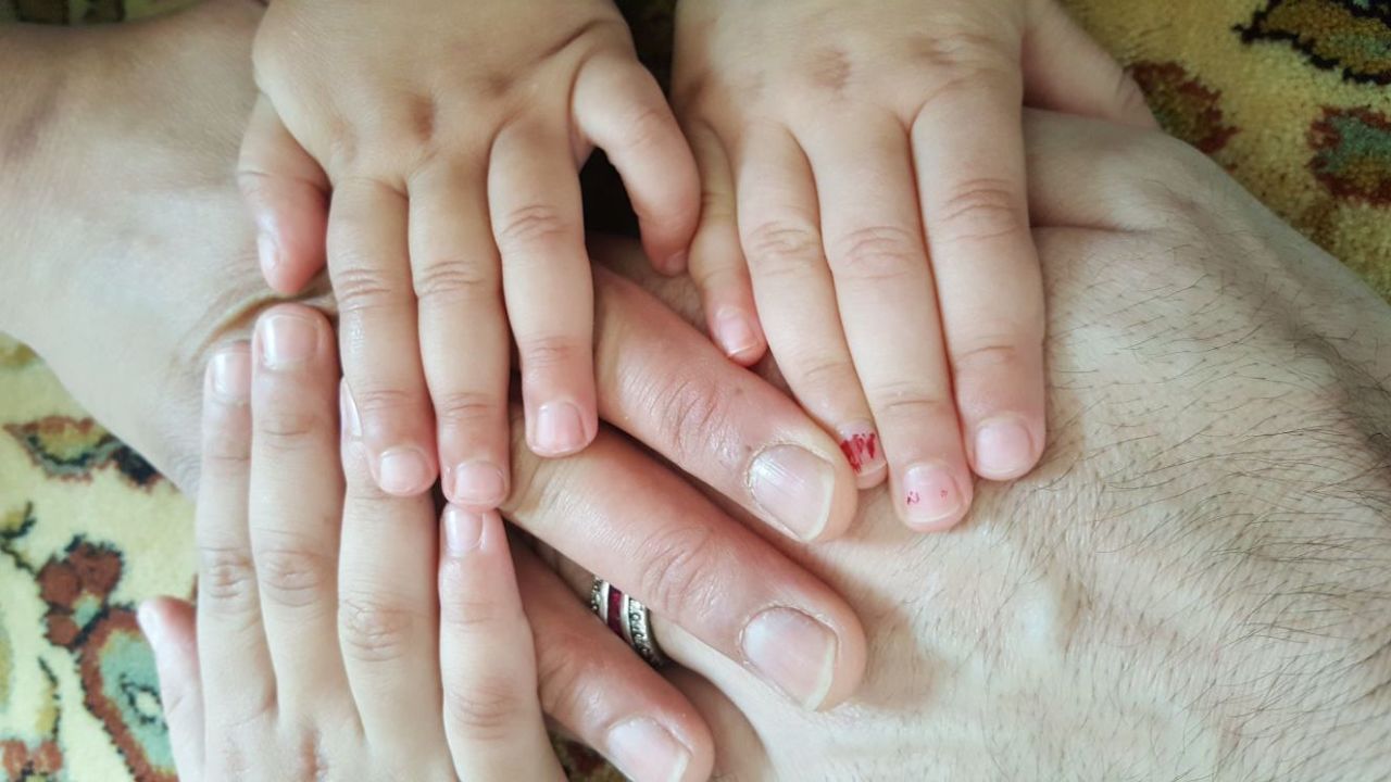 "I am looking at my family right now and it is like I am in a dream, but it is real, I can't believe it," one of the families previously reunited by Miles4Migrants, shared this moment. 