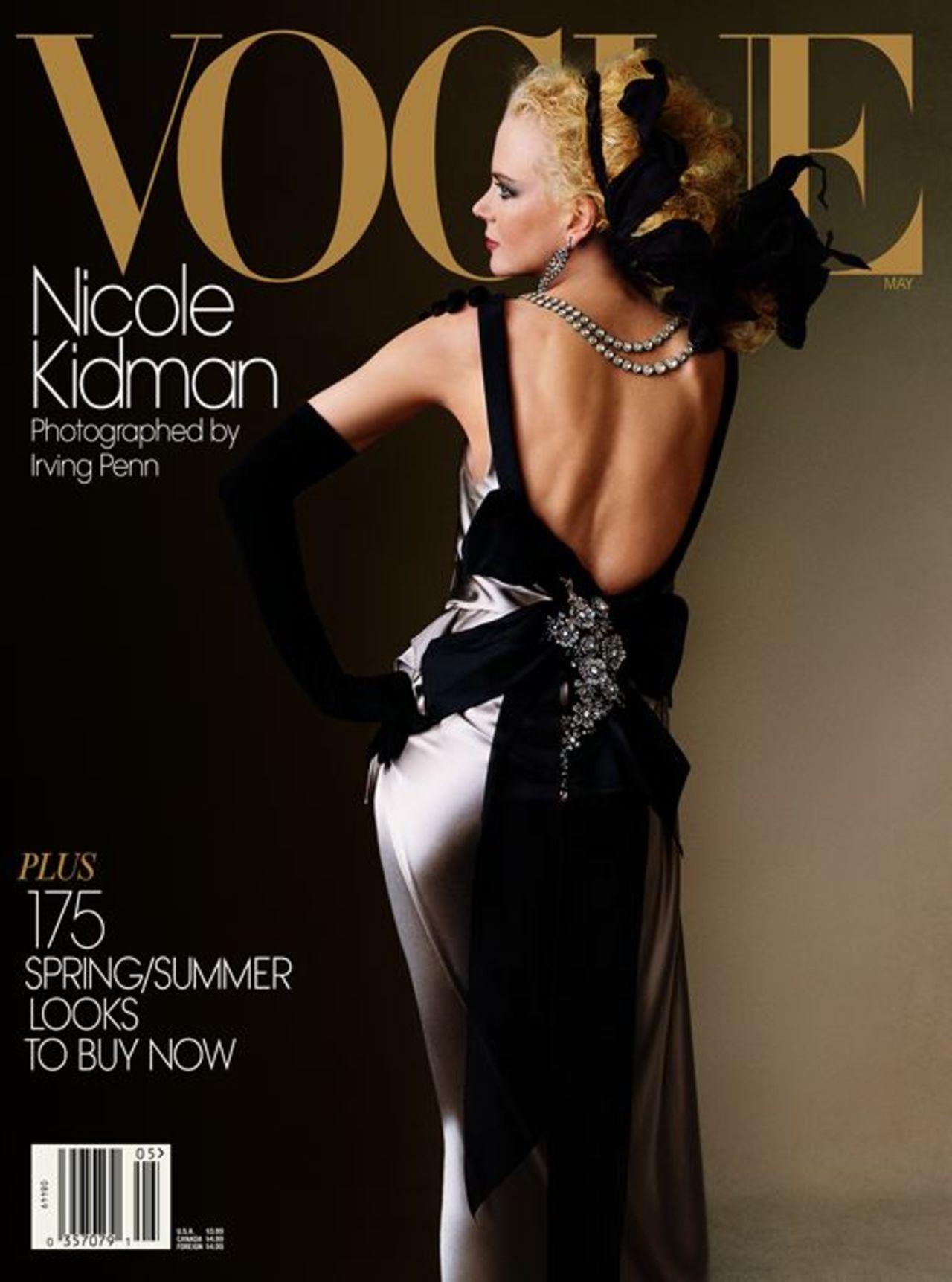 Vogue cover featuring Nicole Kidman, shot by Irving Penn (2004)