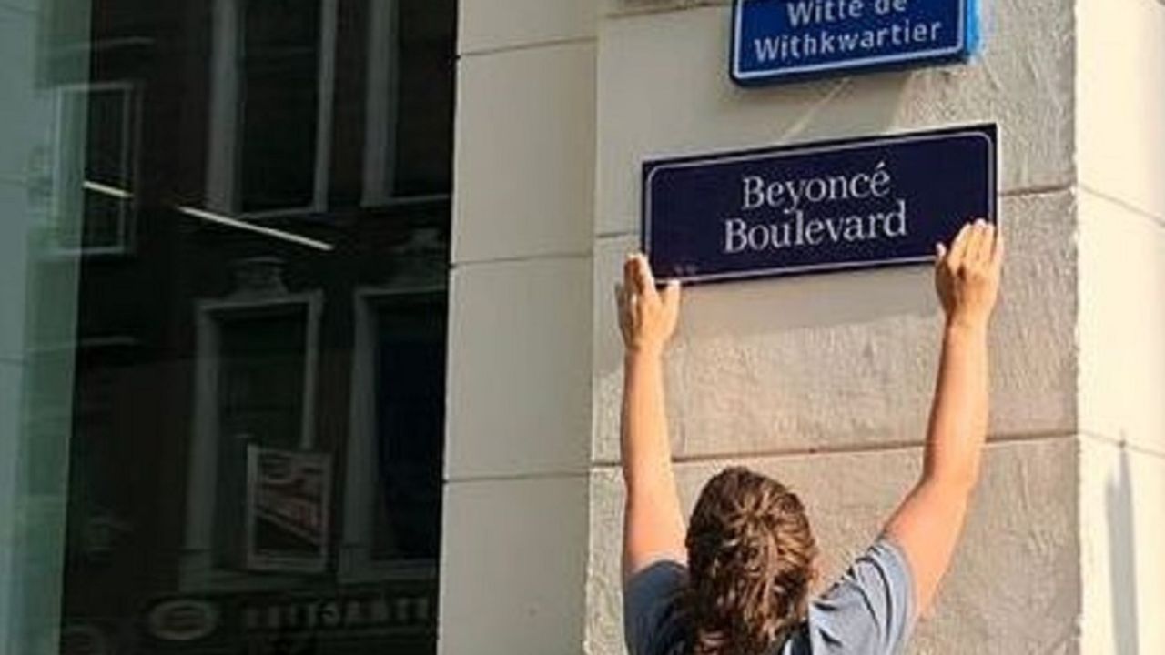 Beyonce blvd street sign