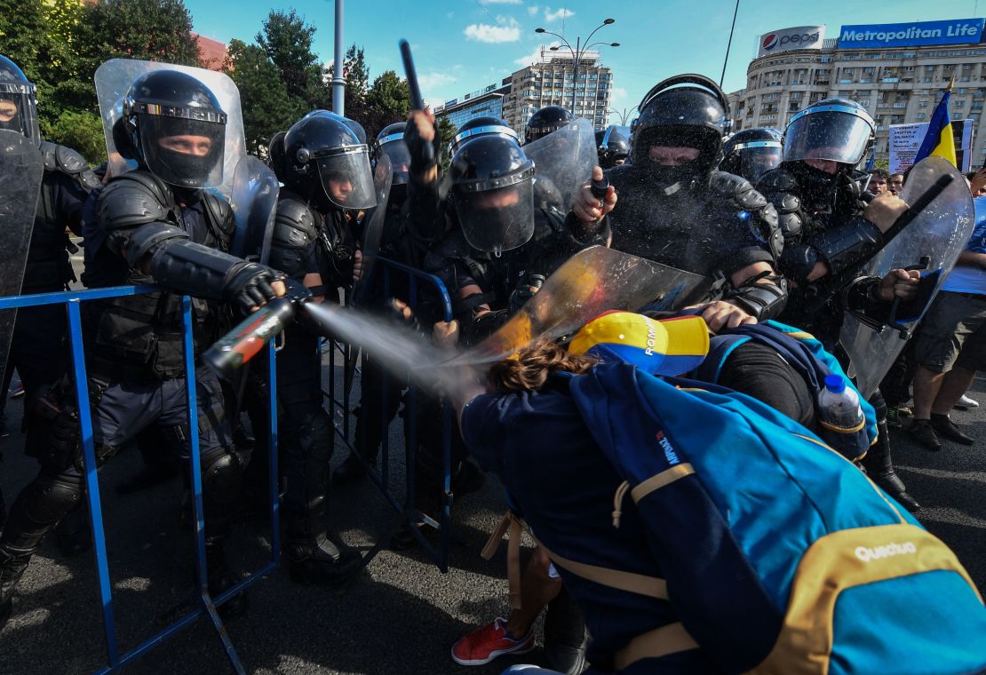 On Friday night, violent clashes broke out between protesters and police. 