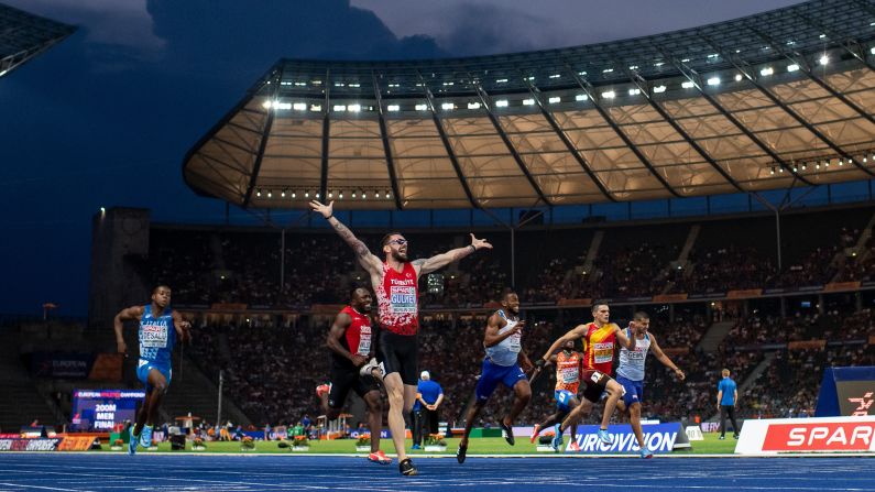 Turkey's Ramil Guliyev celebrates after winning the 200 meters at the European Championships on Thursday, August 9. He also won the event at last year's World Championships. <a href="index.php?page=&url=https%3A%2F%2Fwww.cnn.com%2F2018%2F08%2F05%2Fsport%2Fgallery%2Fwhat-a-shot-sports-0805%2Findex.html" target="_blank">See 43 amazing sports photos from last week </a>