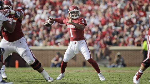 Kyler Murray plans to switch from college football to pro baseball once his season ends with the Sooners. 