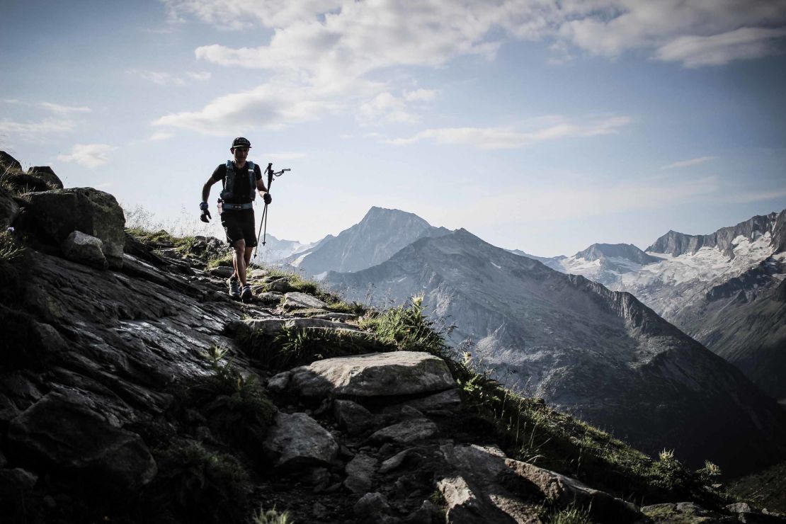 Jung runs along a ridge on the Tyrolean High Altitude Trail.