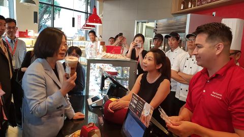 Taiwan President Tsai Ing-wen visits a 85C bakery in Los Angeles on August 12, on a stopover during a diplomatic trip.
