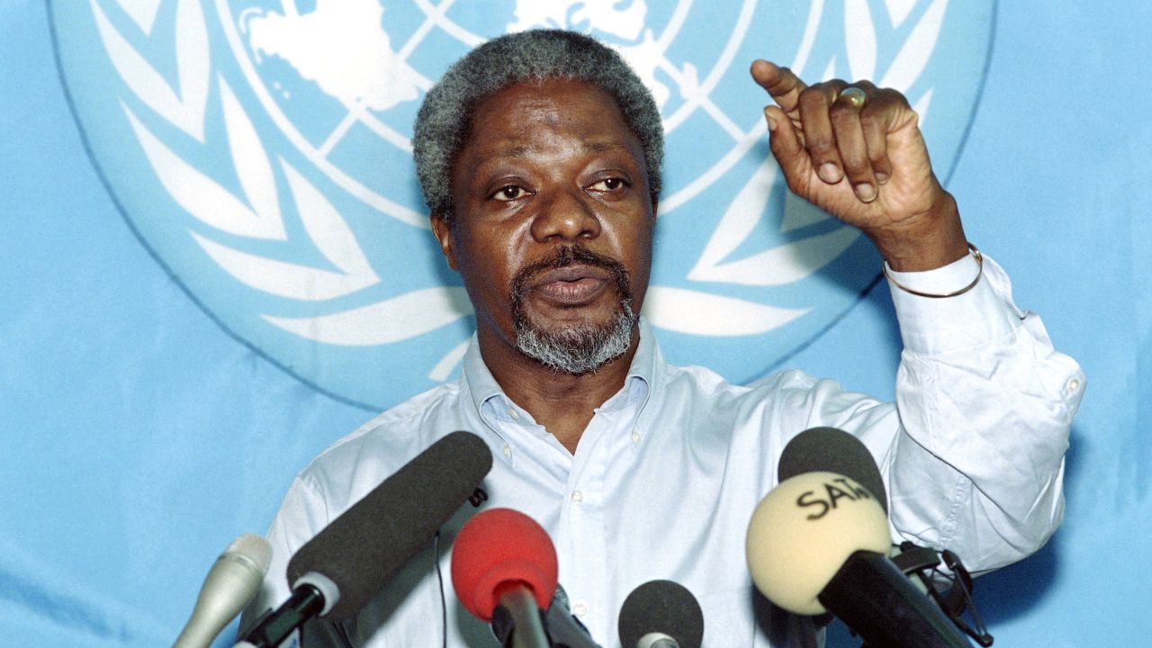 Then-UN peacekeeping chief Kofi Annan at a press conference in 1993 in Mogadishu, Somalia.