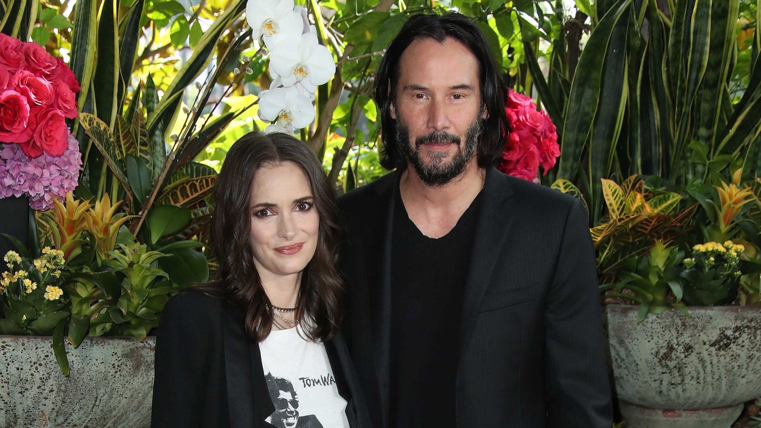 Winona Ryder says she and Keanu Reeves had a real wedding while filming "Dracula." 