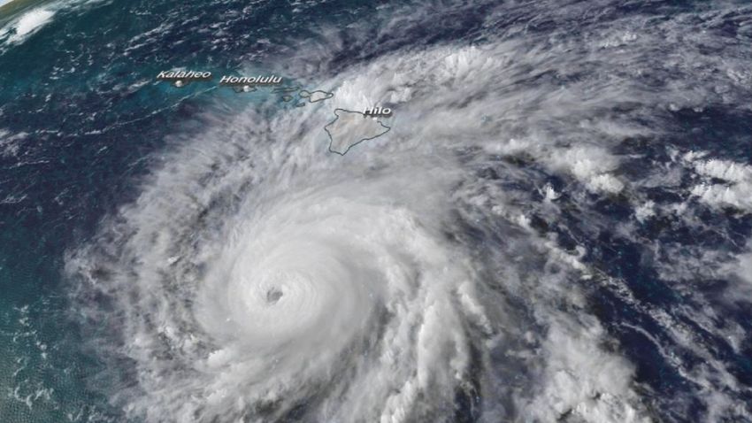 0823 Hurricane Lane Hawaii satellite tracker 1227a ET