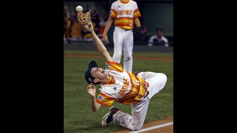 Carter Pitts reaches for a catch during a Little League World Series game on Monday, August 20.