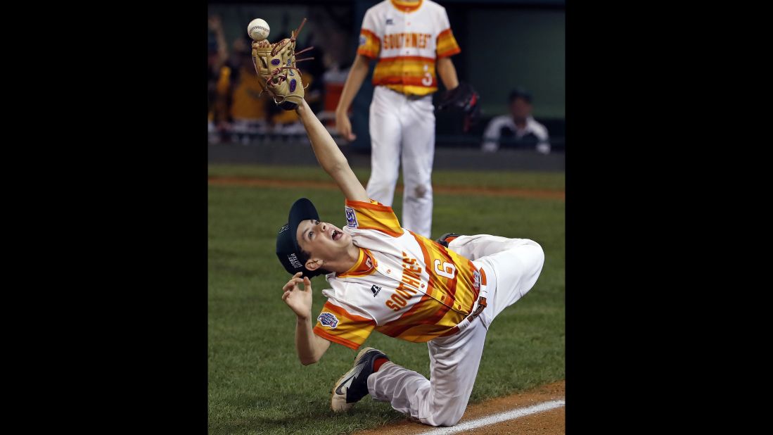 Going to bed with a Hawaii W! #LLWS