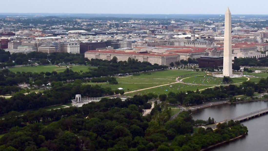 <strong>The National Mall and Memorial Parks, Washington, DC:</strong> The tall white Washington Monument is the most eye-catching site in "America's front yard."