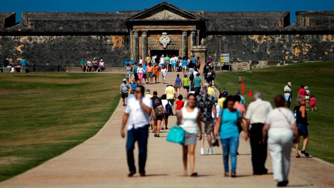 El Morro is popular for photo ops and kite flying.