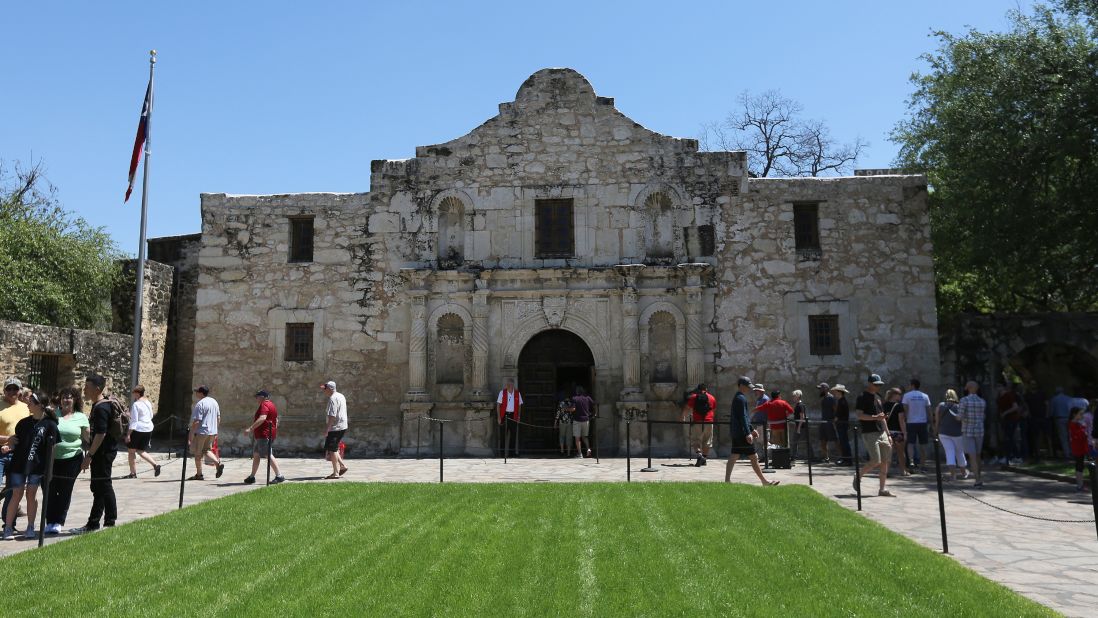 <strong>Alamo Mission, San Antonio:</strong> A major site of the Mexican-American War, it's also responsible for the phrase, "Remember the Alamo!" 