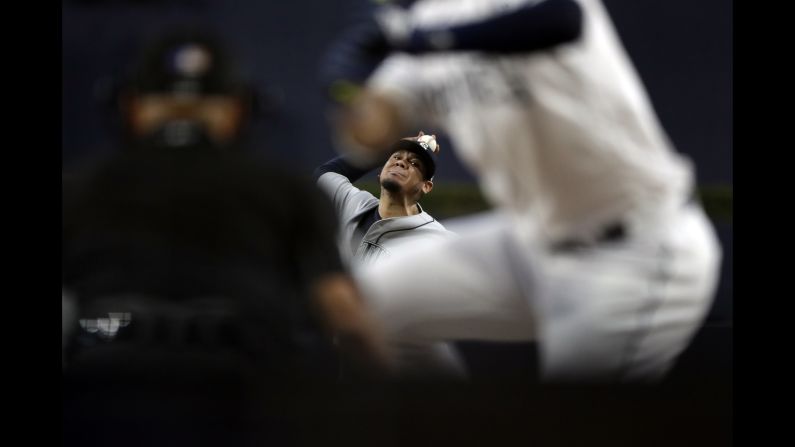 Seattle Mariners starting pitcher Félix Hernández works against a San Diego Padres batter during the first inning of a baseball game on Tuesday, August 28.