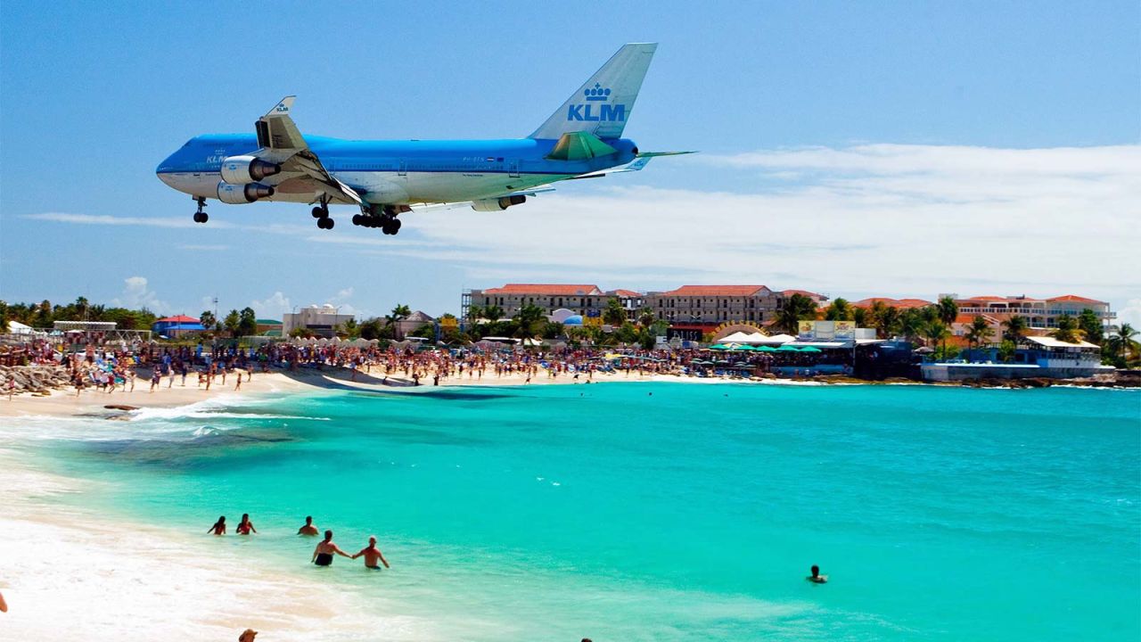 <strong>Airport hotels with the best runway views: </strong>At Sonesta Ocean Point Resort on the Caribbean island of St. Maarten, you can take in spectacular views of Maho Beach and the world-famous St. Maarten airport. 