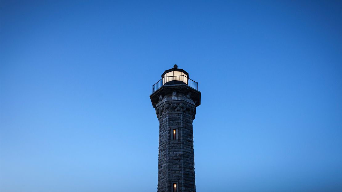The Blackwell Island Light is particularly pretty at dusk.