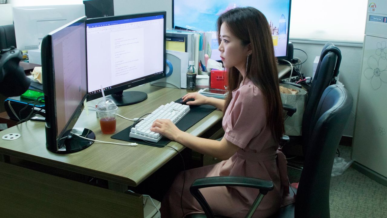 1280px x 720px - Upskirt crisis: Spy cams and secret filming abound in South Korea as police  promise crackdown | CNN