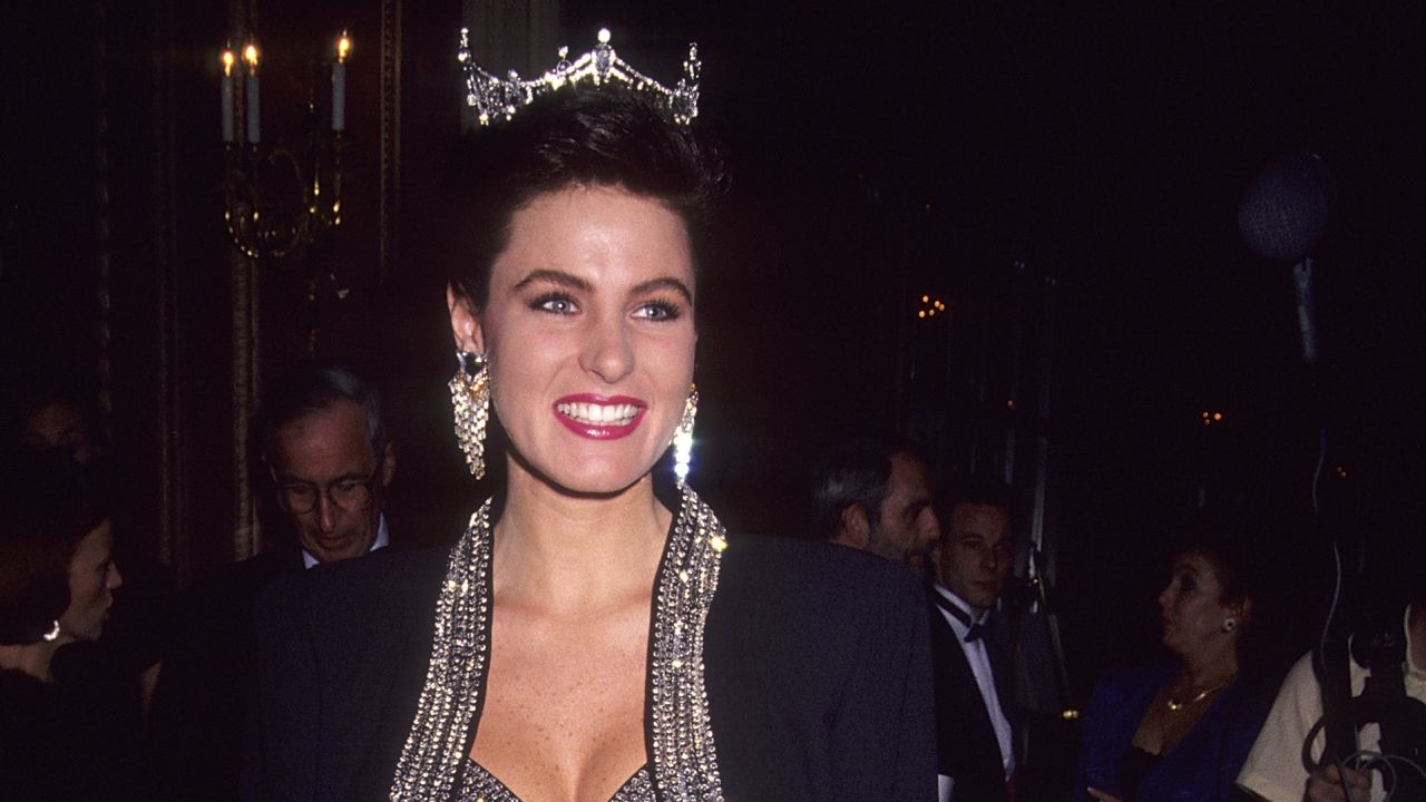 Carolyn Suzanne Sapp was crowned Miss America 1992 in the year prior.