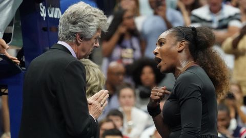 Williams argues with the referee during the US Open final