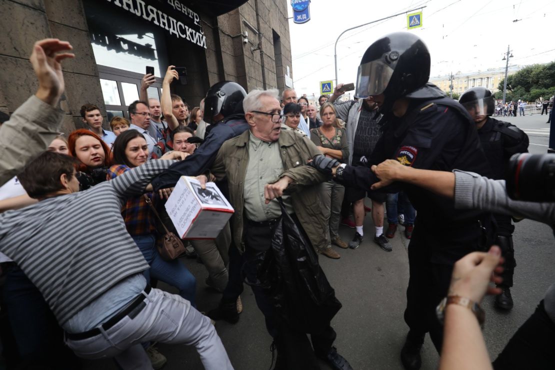 The largest number of detentions in protests in Russia were reportedly in St. Petersburg. 