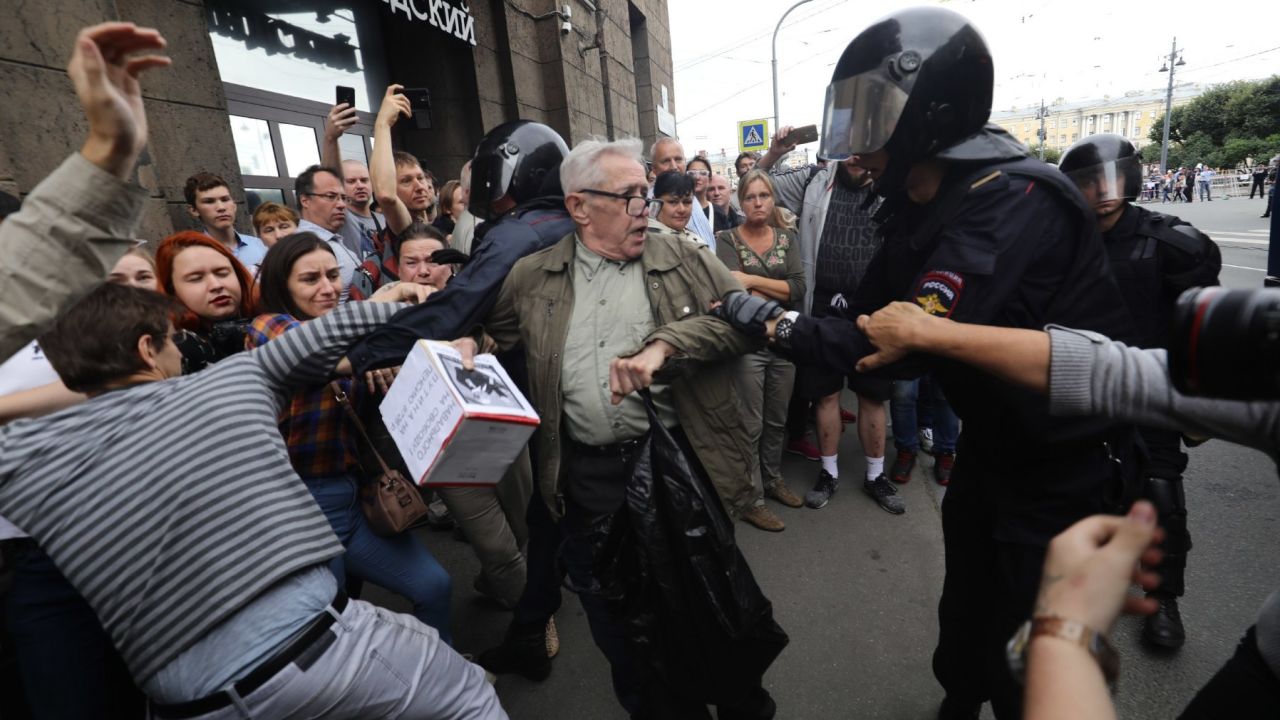The largest number of detentions in protests in Russia were reportedly in St. Petersburg. 