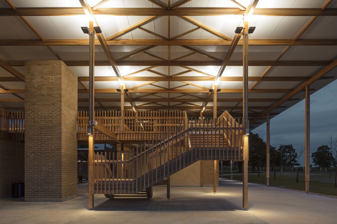 Children Village was largely built of prefabricated glue-laminated eucalyptus timber and mud bricks.