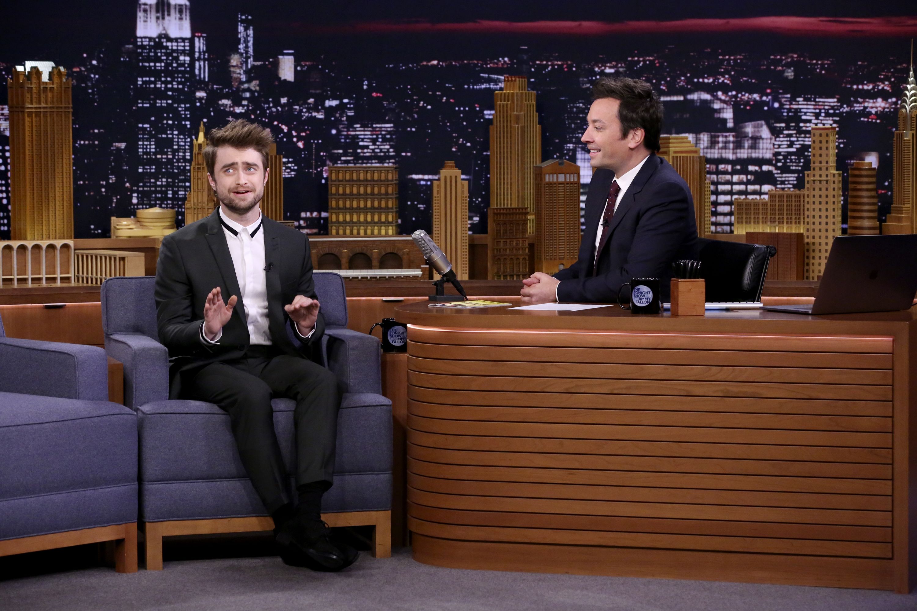Daniel Radcliffe Reacts to Harry Potter Memes 