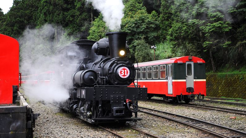 <strong>Steam train: </strong>The Alishan Railway runs a special vintage steam train once a week during cherry blossom season from March to May, and on Alishan Railway's birthday (December 25) each year.