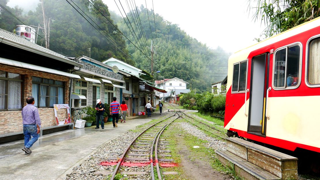 Shizilu Station is one of the old train communities visited on the new cruise tour.
