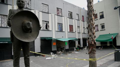 View of the Plaza Garibaldi square in downtown Mexico City on September 15, 2018 a day after gunmen dressed as mariachi musicians killed four people and wounded nine others. - The five assailants carried out the shootings shortly before 10pm on Friday (0300 GMT Saturday) in the busy Plaza Garibaldi -popular with foreign tourists. Neither the motive for the attack nor the identities of the gunmen were known, but the area is located near the Tepito neighbourhood, where a cartel considered the largest criminal organization in the capital operates. (Photo by Alfredo ESTRELLA / AFP) (Photo credit should read ALFREDO ESTRELLA/AFP/Getty Images)