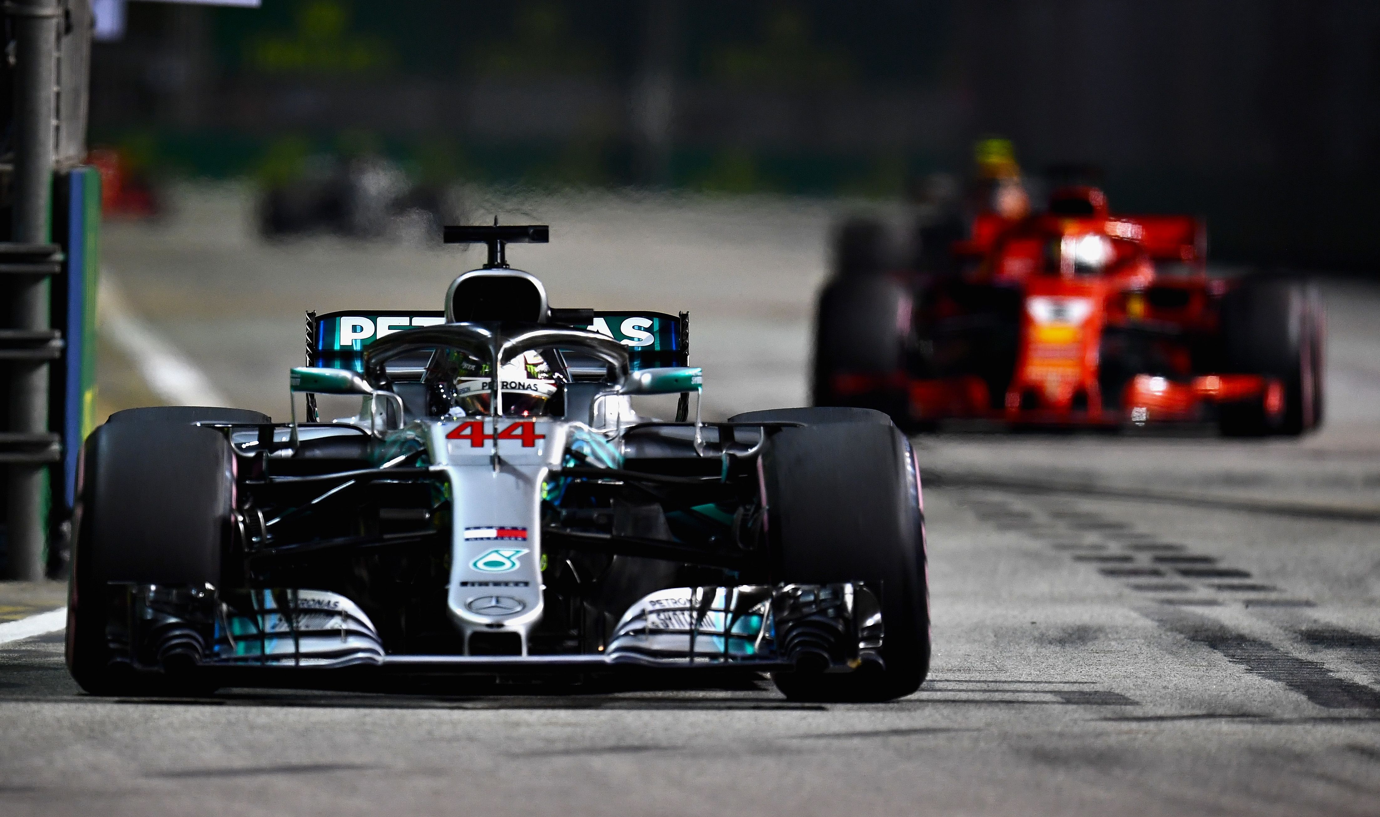 Lewis Hamilton led from pole position in his famous No.44 Mercedes and took his seventh victory of the season on the Marina Bay street circuit in Singapore.