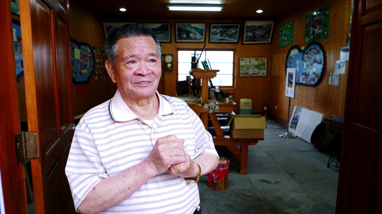 Many local volunteers have grown up with the railway, like 87-year-old Hsu Chao-huo.