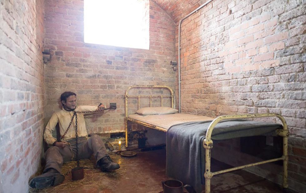 A number of accounts from the time detail how solitary confinement in the prison's punishment block was like "hell on Earth." Over 1,000 prisoners died on the island and were buried in mass unmarked graves.