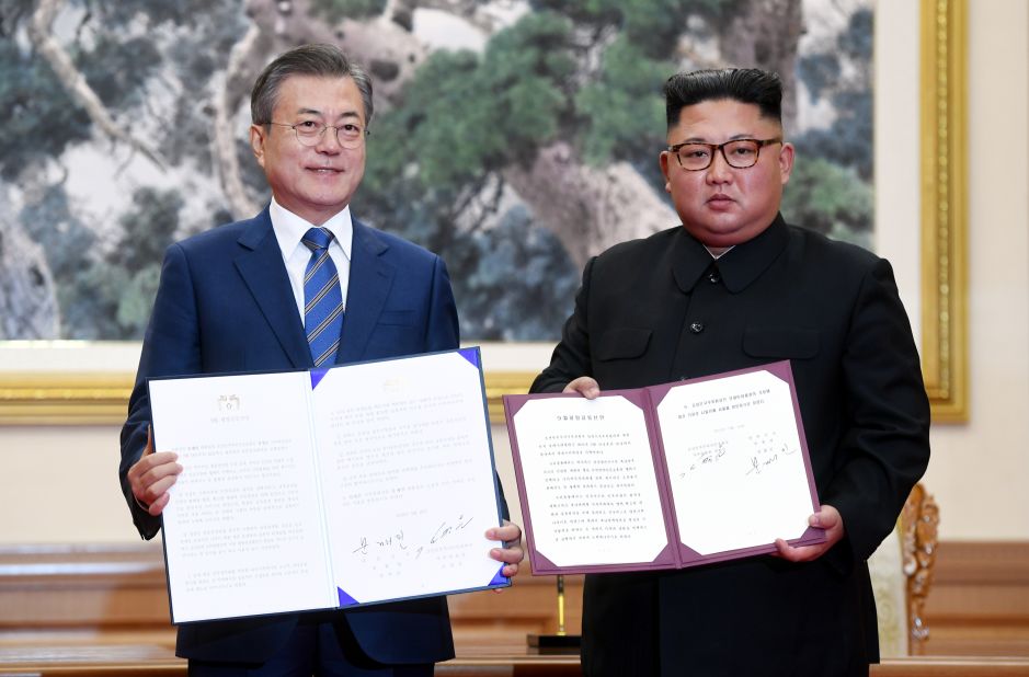 Moon Jae-in and Kim Jong Un after a signing ceremony in Pyongyang, North Korea, Wednesday, September 19, 2018.  