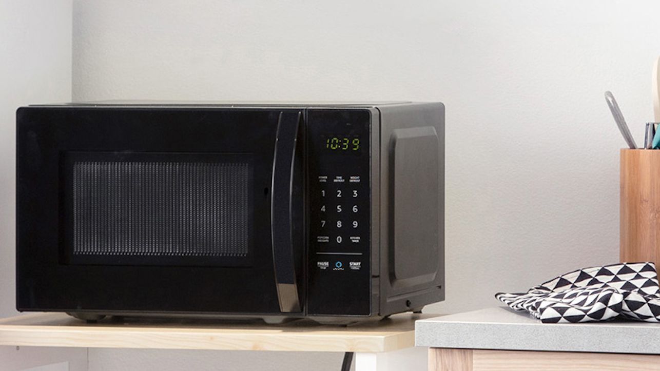 Amazon unveils Alexacontrolled microwave, wall clock and new Echo